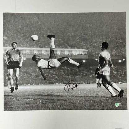 Autographed/Signed Pele Brazil Soccer Futbol 16x20 Photo Bicycle Kick Beckett BAS COA Auto