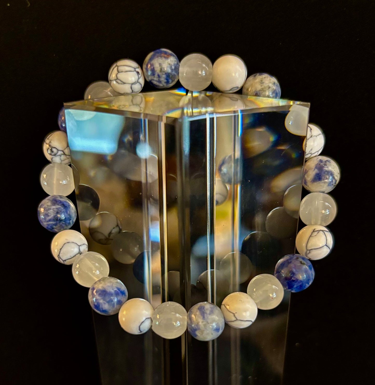 Lapis Lazuli, White Turquoise & Selenite Beaded Bracelet – Protection, Grounding & Spiritual Clarity