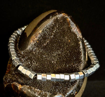 Sleek Silver Cube Beaded Bracelet – Minimalist Style for Any Occasion