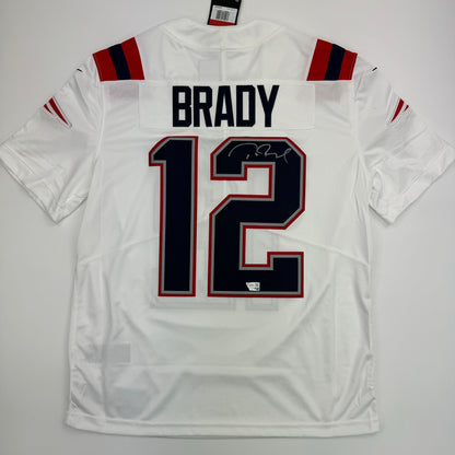 Autographed/Signed Tom Brady New England Patriots White Authentic Nike Limited Football Jersey Fanatics COA