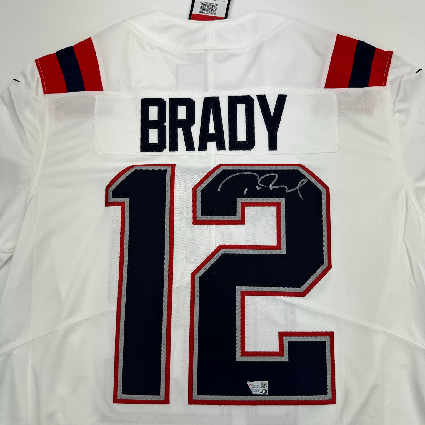 Autographed/Signed Tom Brady New England Patriots White Authentic Nike Limited Football Jersey Fanatics COA