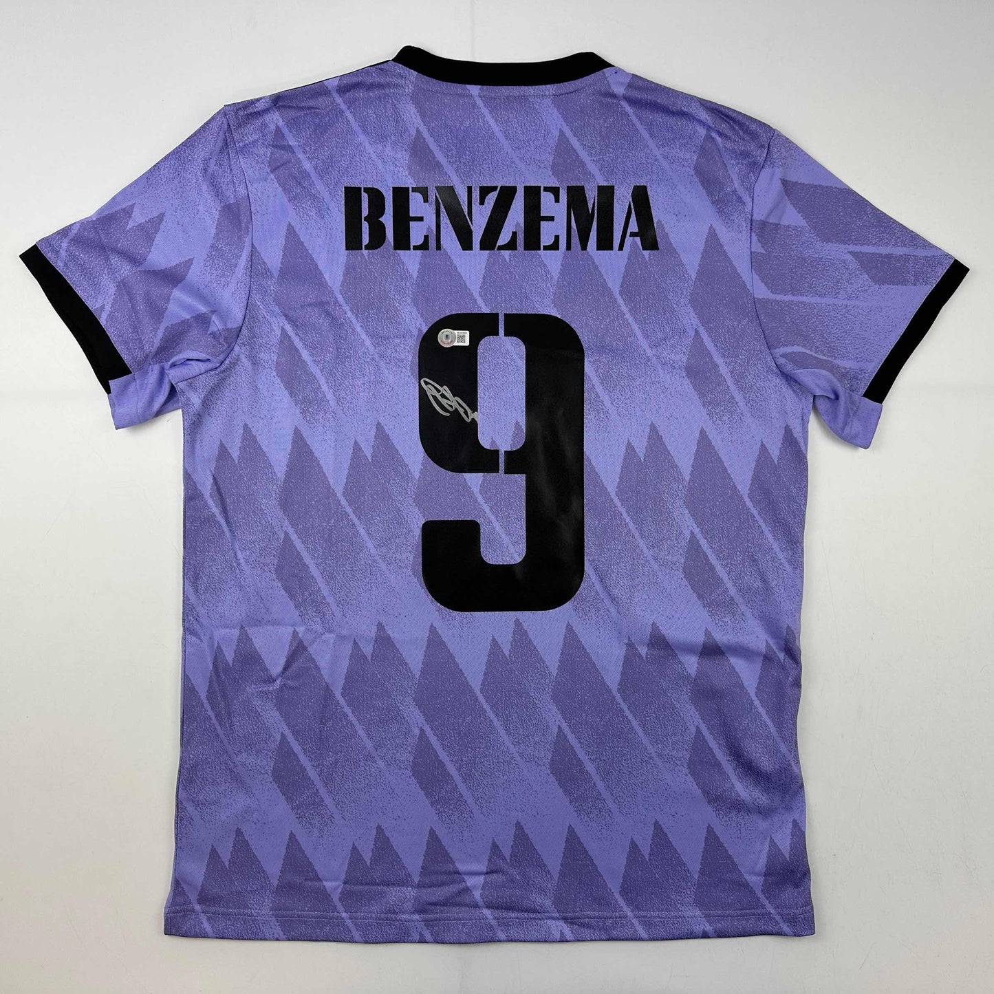 Autographed/Signed Karim Benzema Real Madrid 2022-23 Purple Soccer Jersey Beckett BAS COA