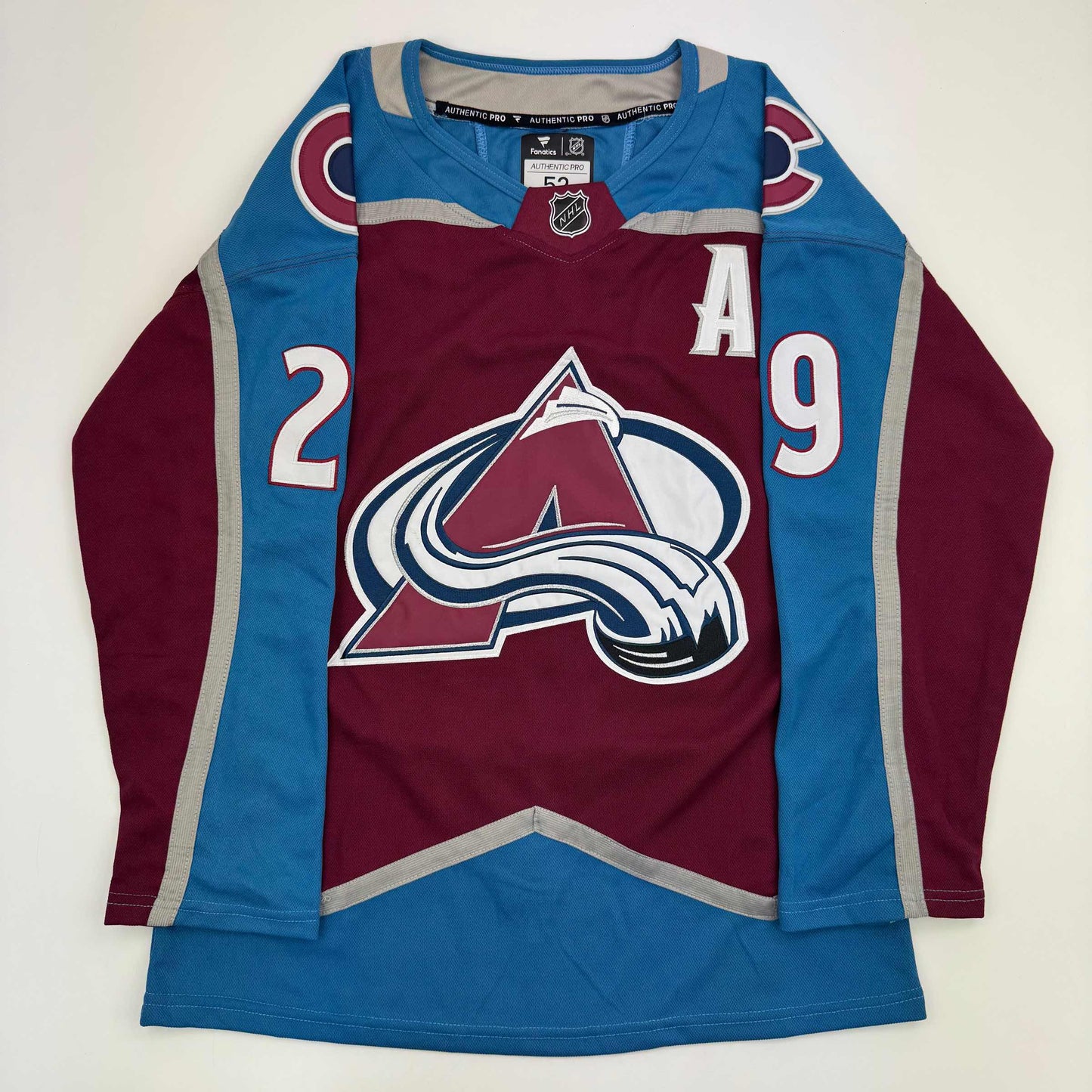 Autographed/Signed Nathan MacKinnon Colorado Avalanche Authentic Maroon Hockey Jersey Fanatics COA