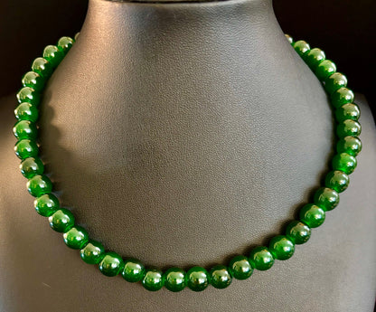 Emerald Green 8mm Beaded Choker Necklace – Bold, Timeless & Vibrant 💚✨