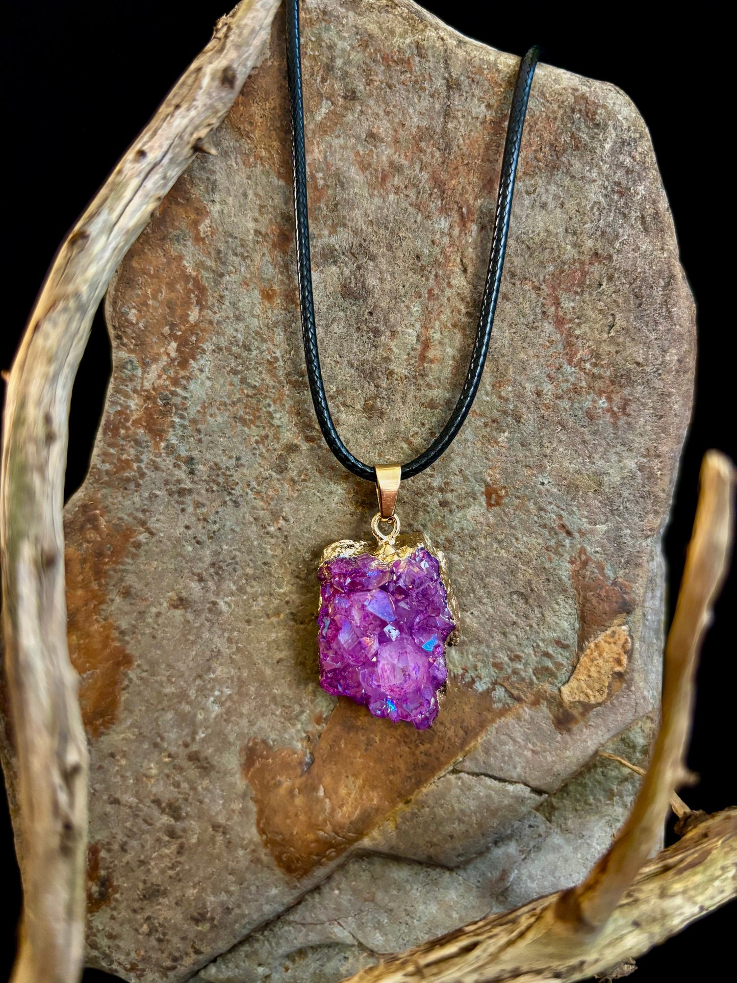 Asymmetrical Natural Crystal Agate Geode Pendant Necklace – Raw Beauty, Vibrant Energy