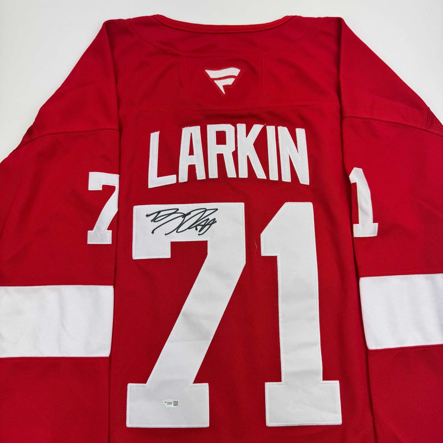 Autographed/Signed Dylan Larkin Detroit Red Wings Hockey Jersey Fanatics COA