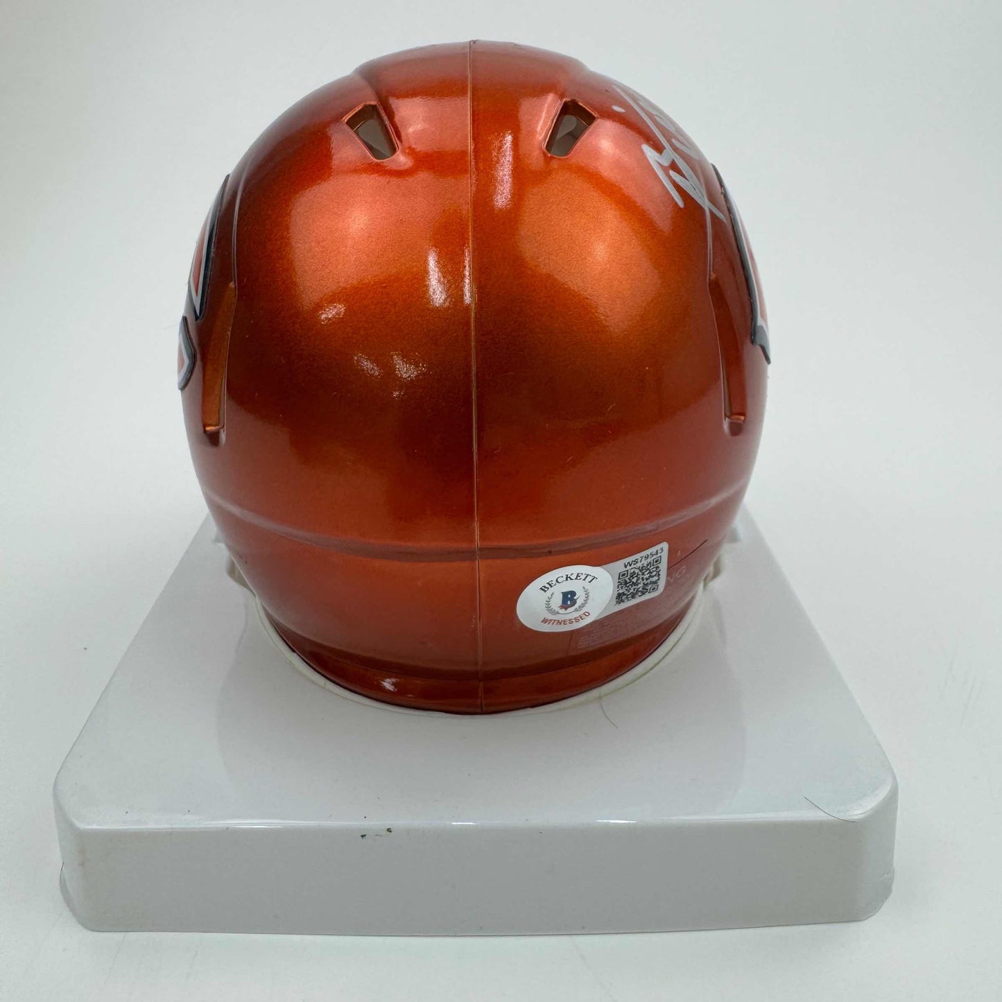 Autographed/Signed Brian Urlacher HOF 18 Chicago Bears Flash Mini Football Helmet Beckett BAS COA