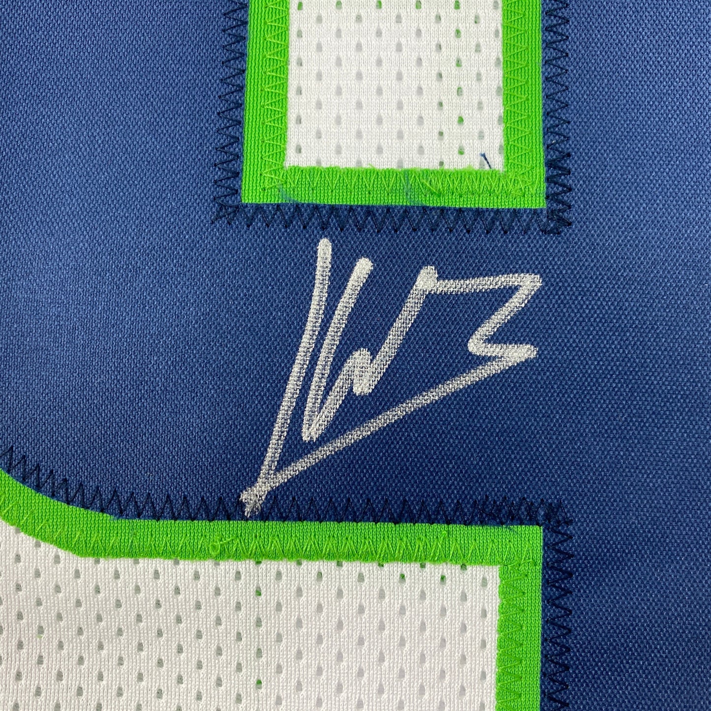 Autographed/Signed Kenneth Walker Seattle White Football Jersey Beckett BAS COA