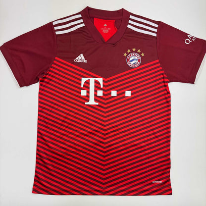 Autographed/Signed Robert Lewandowski FC Bayern Munich Red Soccer Futbol Jersey Beckett BAS COA