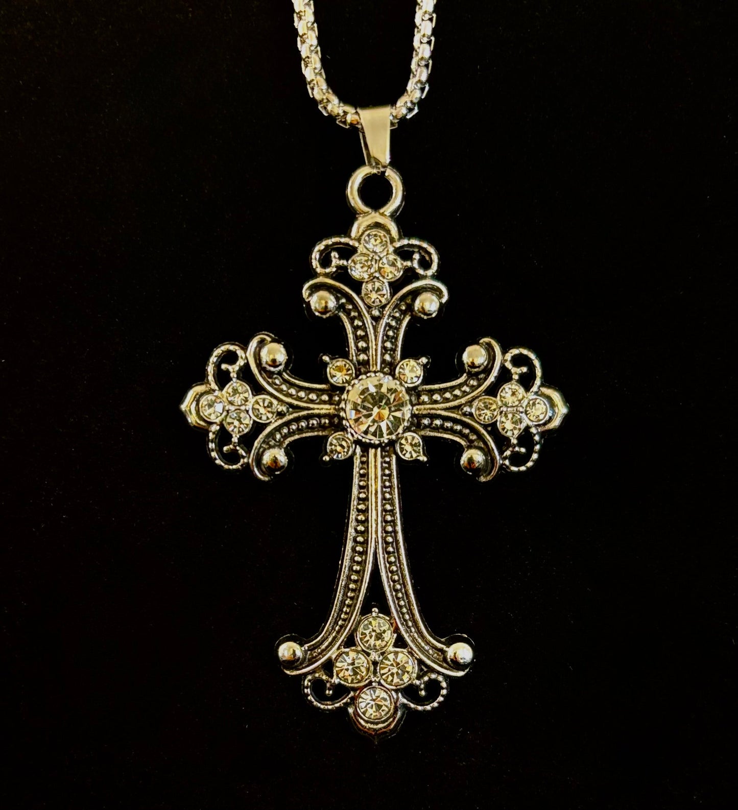 The Material Girl - Vintage Crystal Cross Pendant Necklace – Ornate Silver Tone