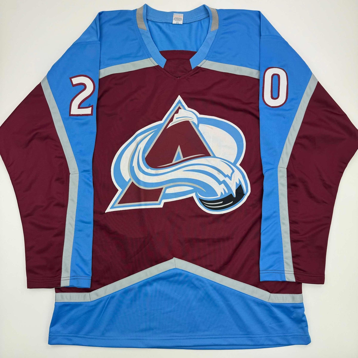 Autographed/Signed Ross Colton Colorado Maroon Hockey Jersey Beckett BAS COA