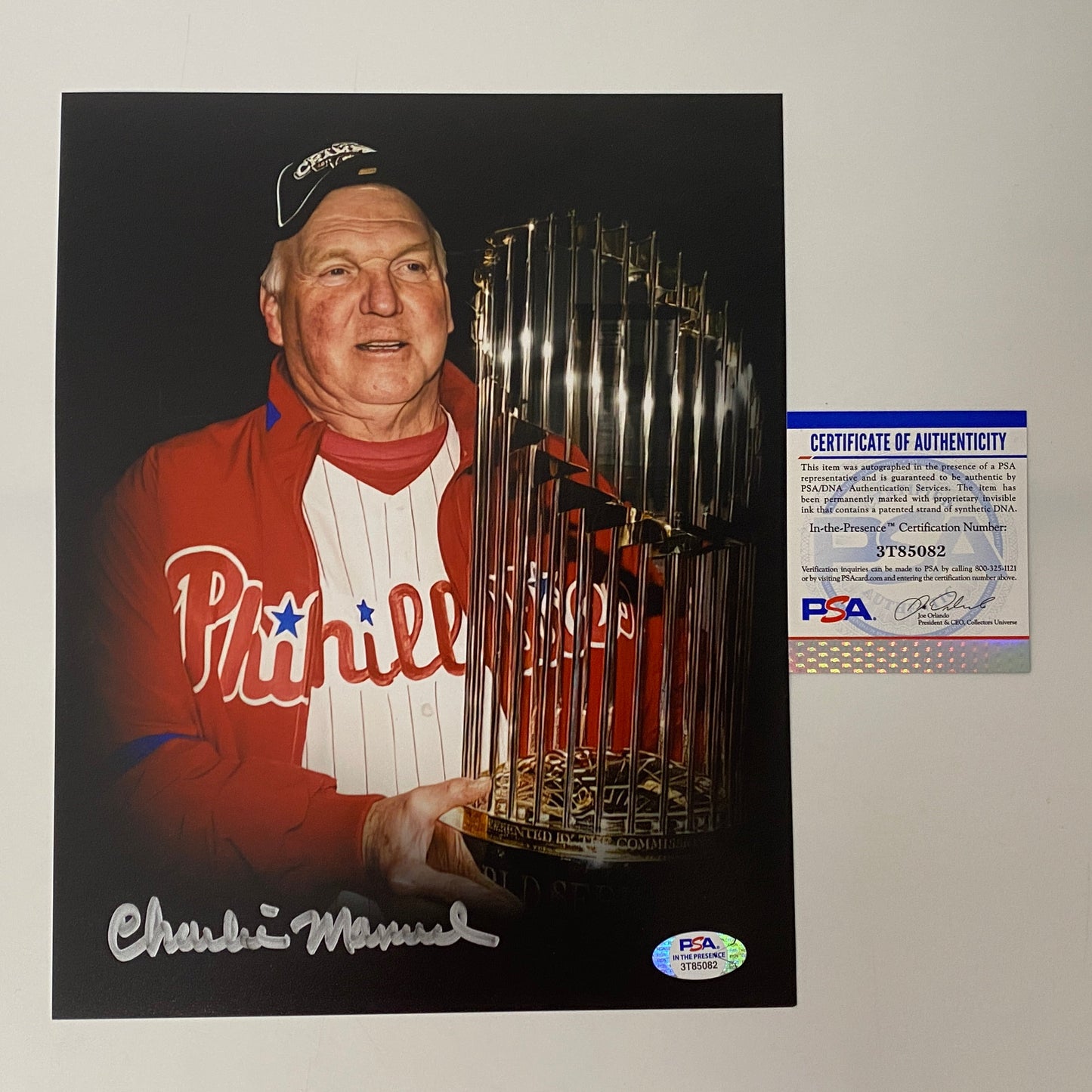 Autographed/Signed Charlie Manuel 2008 World Series Philadelphia Phillies 8x10 Baseball Photo PSA/DNA COA