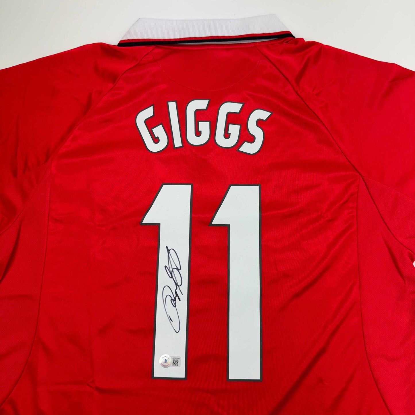 Autographed/Signed Ryan Giggs Manchester United Red Soccer Jersey Beckett BAS COA