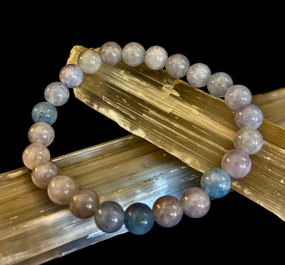 Aquamarine Beaded Bracelet – Reiki-Infused Calm, Clarity & Communication Jewelry (Medium Wrist)