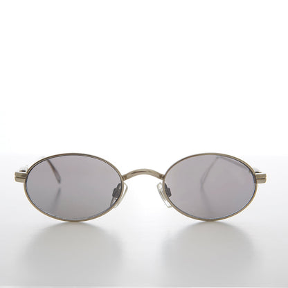 Oval 90s Vintage Sunglass with Intricate Temple - Kit