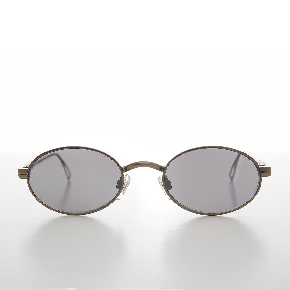 Oval 90s Vintage Sunglass with Intricate Temple - Kit