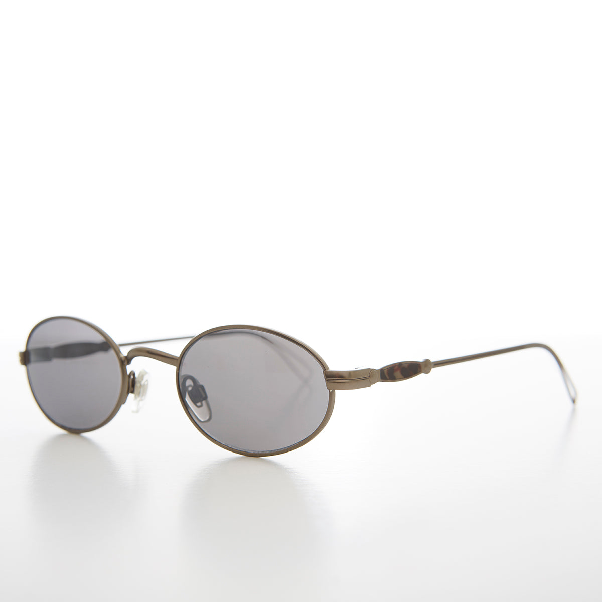 Oval 90s Vintage Sunglass with Intricate Temple - Kit