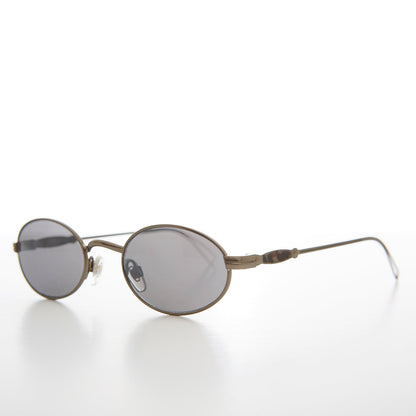 Oval 90s Vintage Sunglass with Intricate Temple - Kit