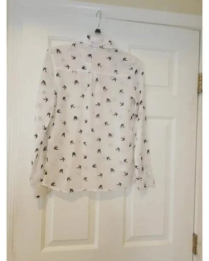 Leverage S05 Beth Riesgraf Black Birds Print Blouse