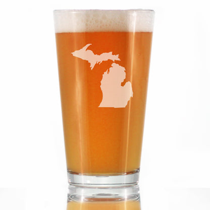 Michigan State Outline Pint Glass for Beer - State Themed Drinking Decor and Gifts for Michigander Women & Men - 16 Oz Glasses