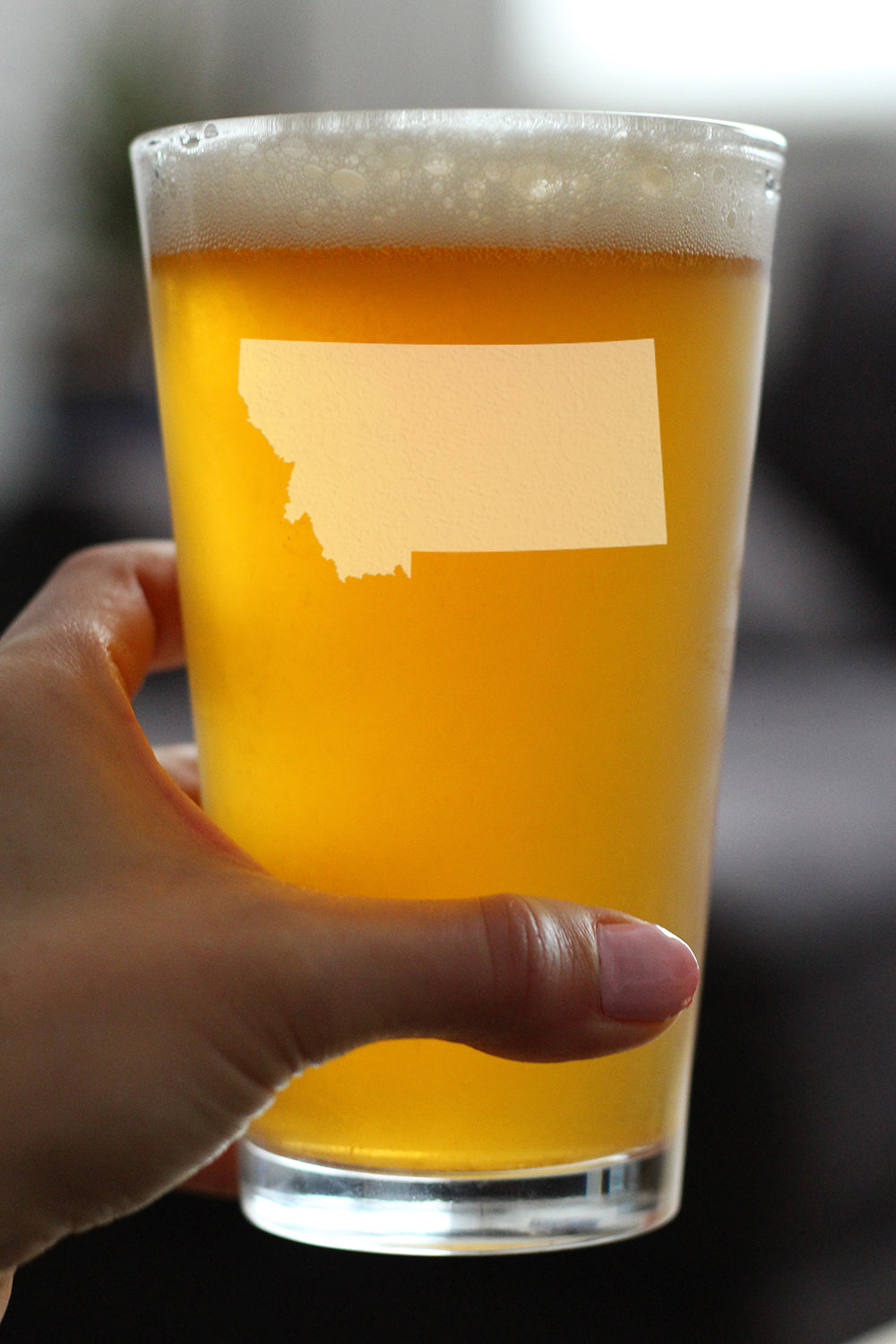 Montana State Outline Pint Glass for Beer - State Themed Drinking Decor and Gifts for Montanan Women & Men - 16 Oz Glasses