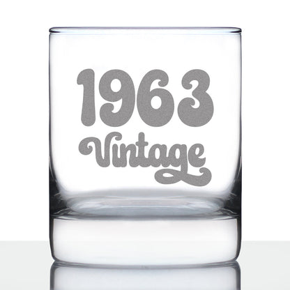 Vintage 1963 - Fun 62nd Birthday Whiskey Rocks Glass Gifts for Men & Women Turning 62 - Retro Whisky Drinking Tumbler