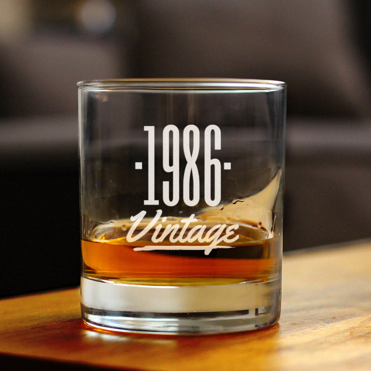 Vintage 1986 - Fun 39th Birthday Whiskey Rocks Glass Gifts for Men & Women Turning 39 - Retro Whisky Drinking Tumbler