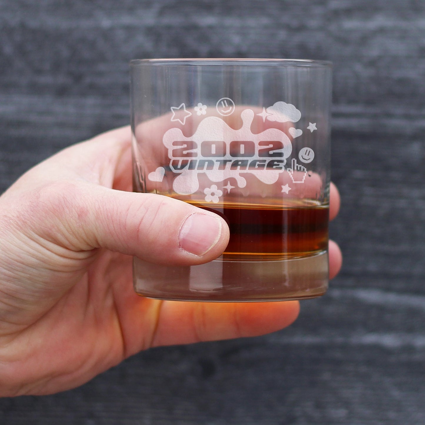 Vintage 2002 - Fun 23rd Birthday Whiskey Rocks Glass Gifts for Men & Women Turning 23 - Retro Whisky Drinking Tumbler
