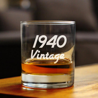 Vintage 1940 - Fun 85th Birthday Whiskey Rocks Glass Gifts for Men & Women Turning 85 - Retro Whisky Drinking Tumbler