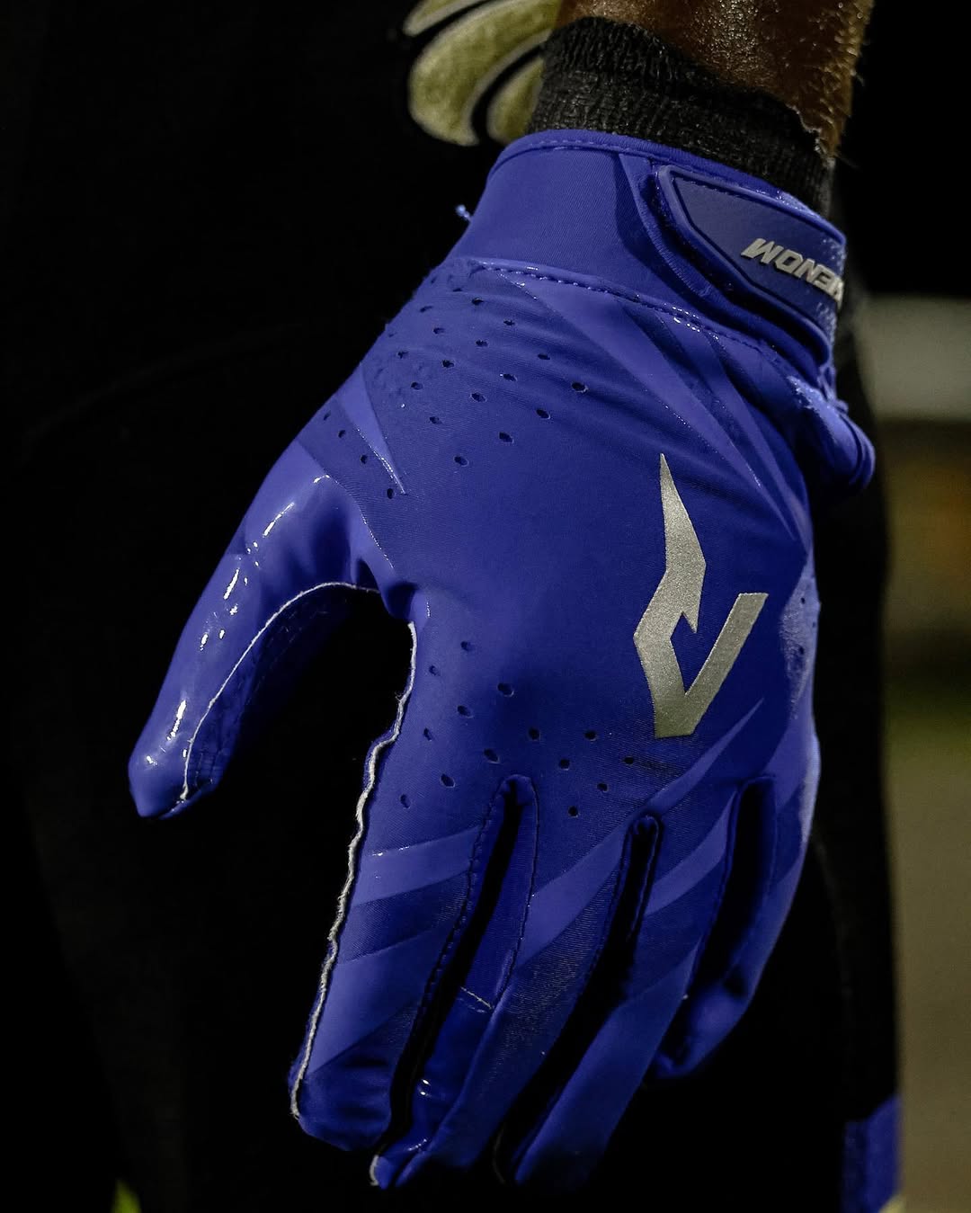 Phenom Elite VPS5 Youth Football Gloves - Team Colors