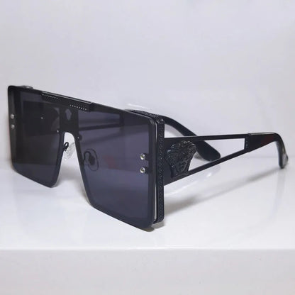 New Stylish Sunglasses with Oversized Frames, Trendy Metal Design, Perfect for Fashion Shows and Cool Street Style