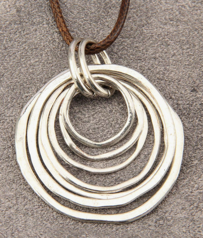 🔘 7-Layered Asymmetrical Circle Pendant Necklace – Bold. Minimal. Fabulous.