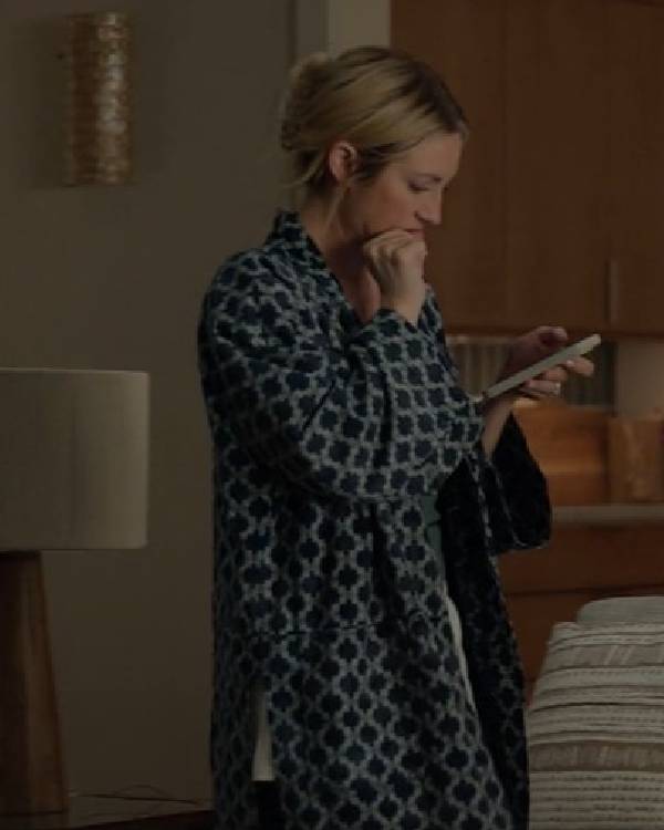 The Hunting Wives Brittany Snow Robe