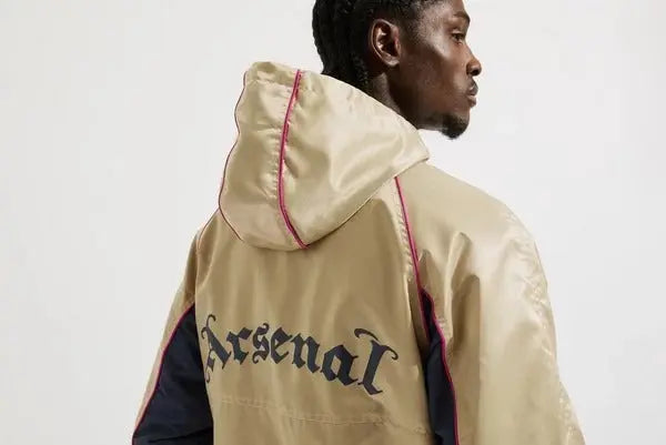 Veste coupe-vent rétro dorée d’Arsenal