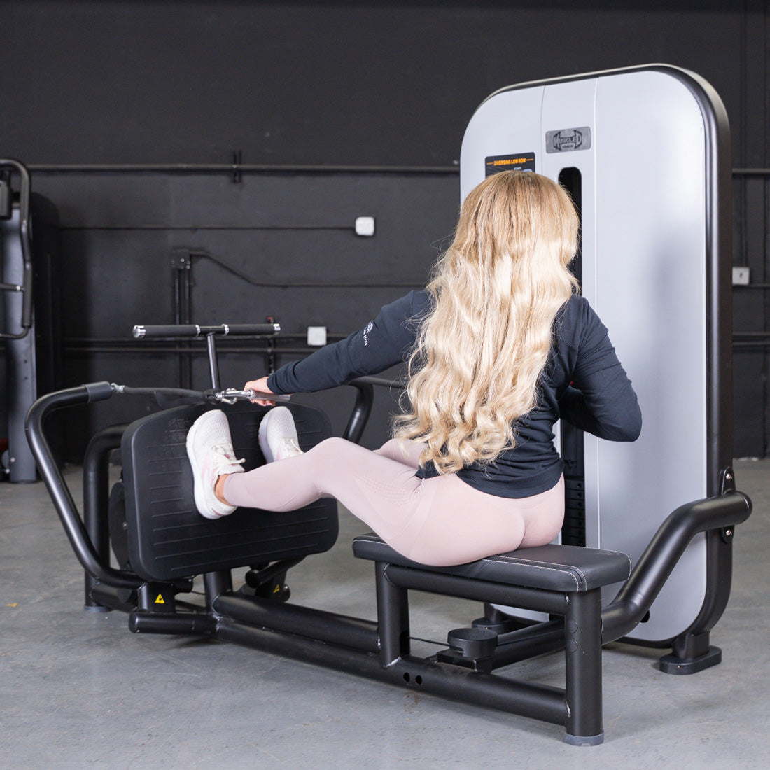 Vogue Diverging Low Row by Muscle D Fitness | Advanced Back Machine