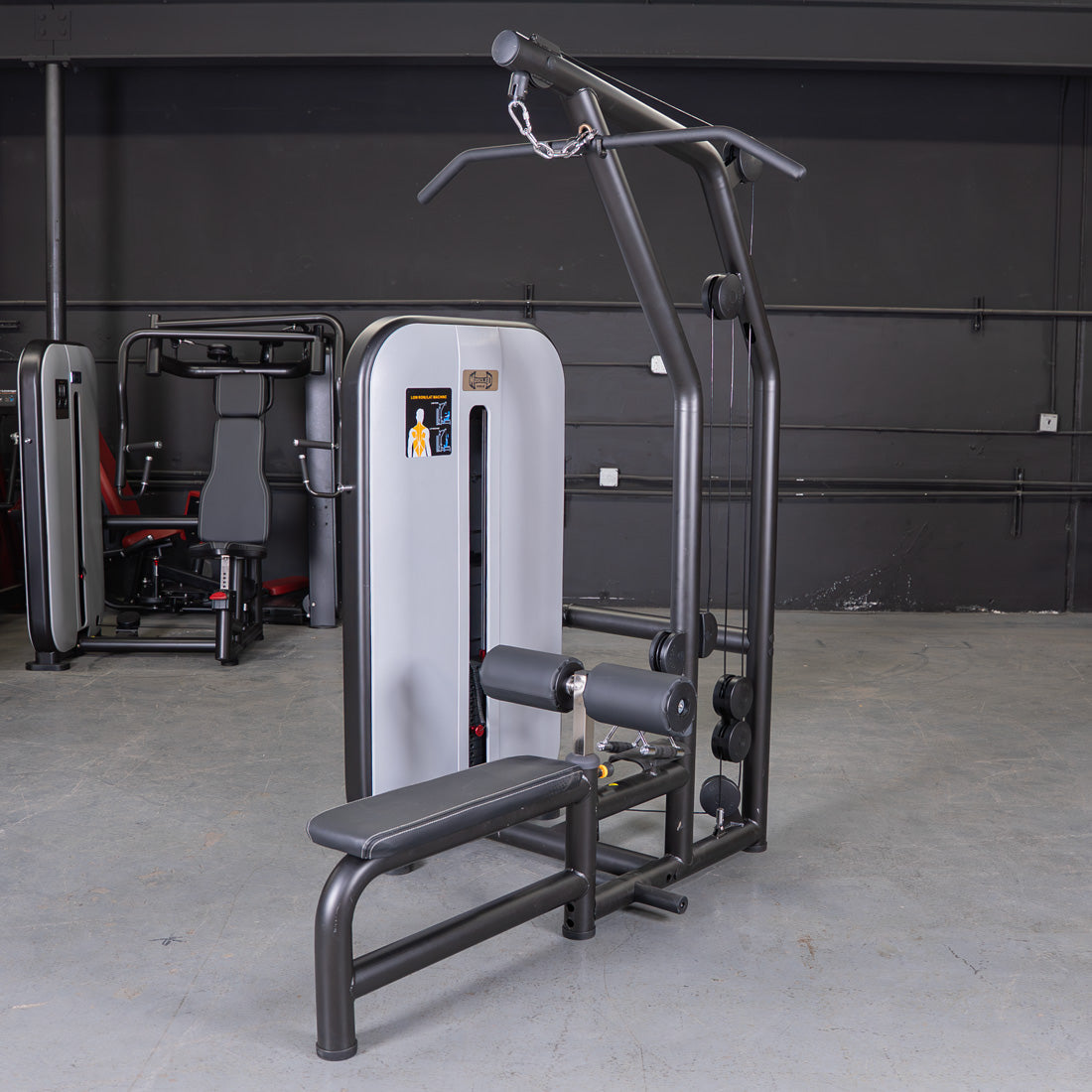 Vogue Lat/Low Row - Muscle D Fitness - Adjustable Seat - Pin Selectorized - Combo Back Machine