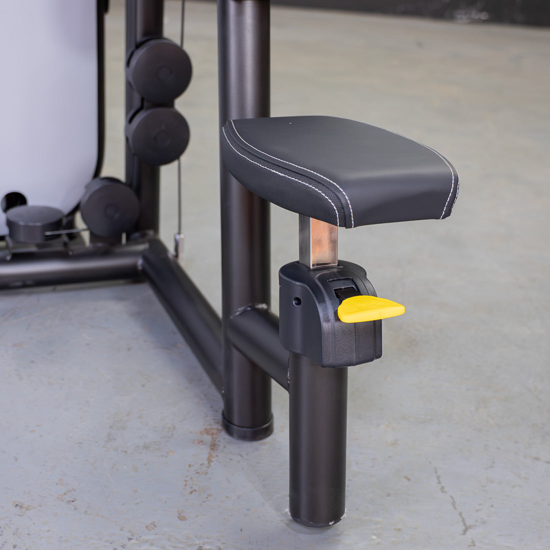 Vogue Pec Deck/Rear Delt - Muscle D Fitness - Adjustable Seat - Pin Selectorized - Chest Back Workout Combo