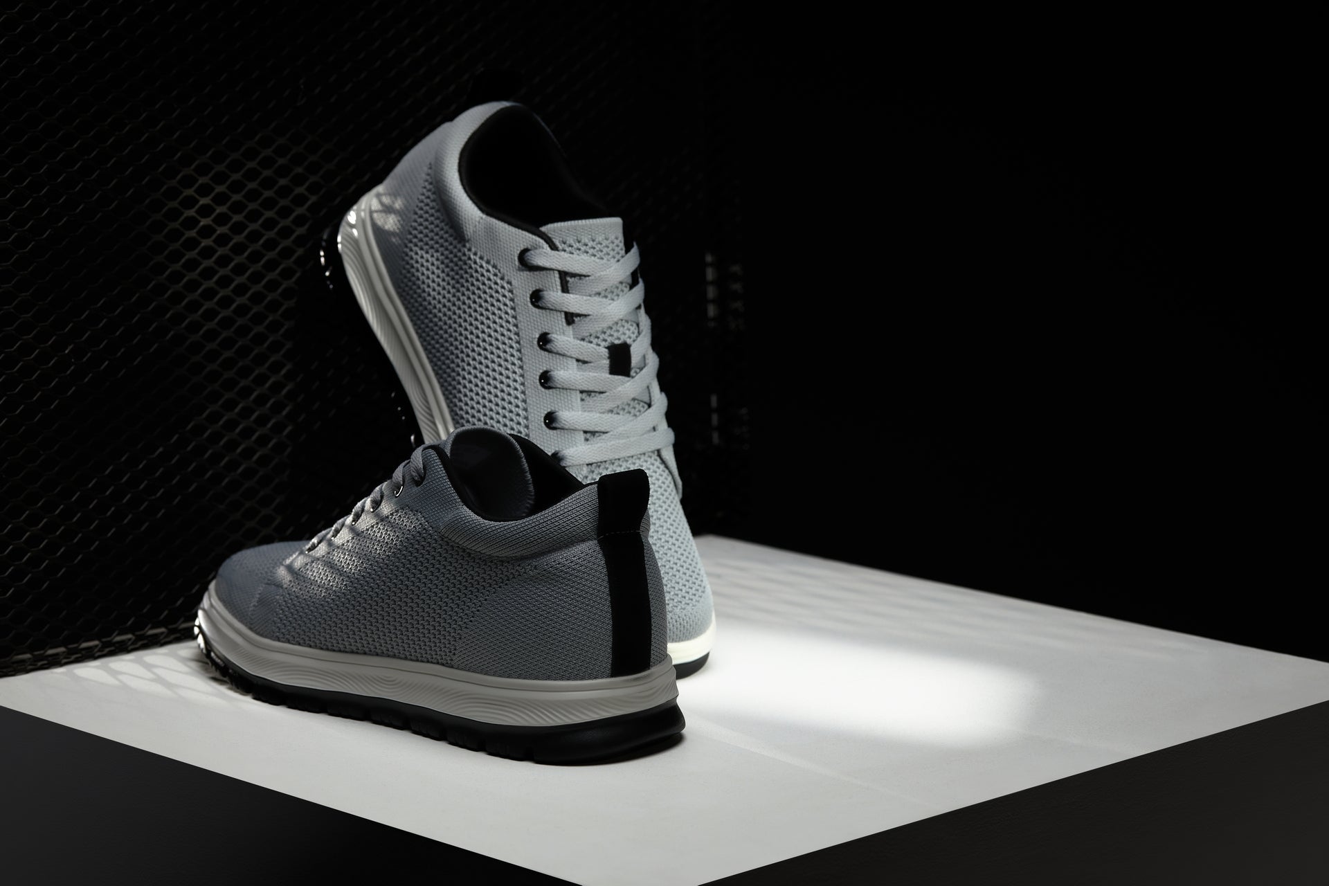 CALTO - X2324 - 2.4 Inches Taller (Pewter Grey/White & Black Sole) - Lace Up Casual Sneaker - Lightweight - Triathlete Store
