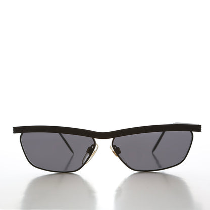 90s Curved Gold Black Frame - Yara