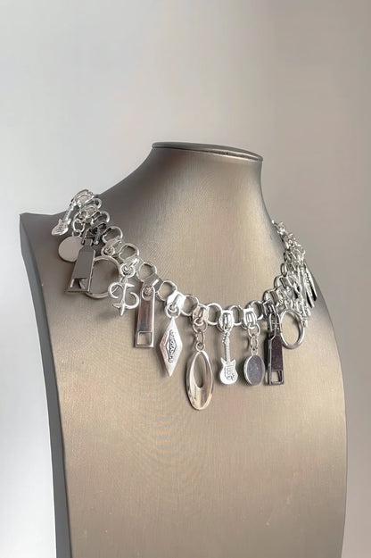 Zipper Necklace – Minimalist & Versatile Design