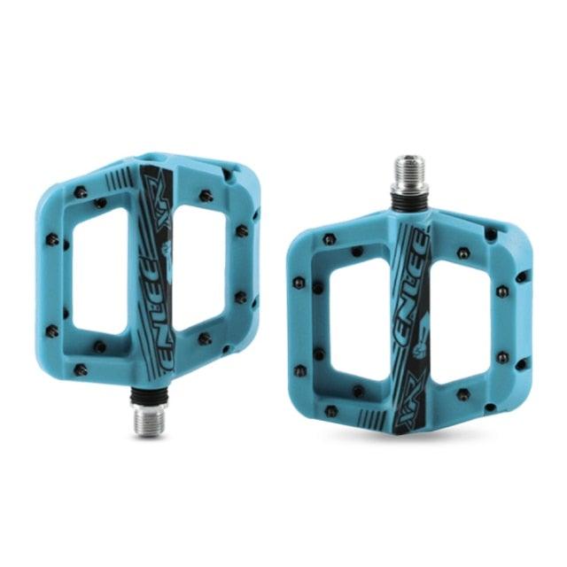 Anti-Vibration Mountain Bike Pedal Anti-Skid Lightweight Nylon Fiber Bicycle Pedal Board High-Strength Anti-Skid Bicycle Pedal New Nylon Fabric Anti Slip Durable Mountain Bike Flat Pedals