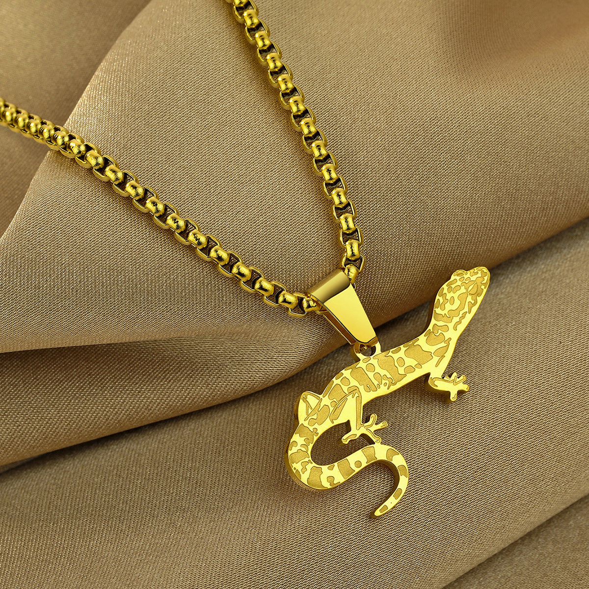 Etched Leopard Gecko Stainless Steel Pendant Necklace