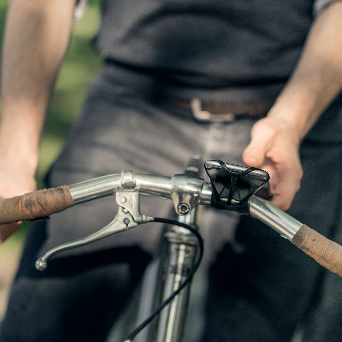 FINN - Universal Bicycle Phone Mount - Transparent