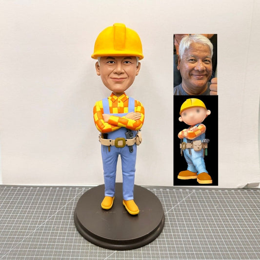 Custom cartoon bobbleheads and figurines