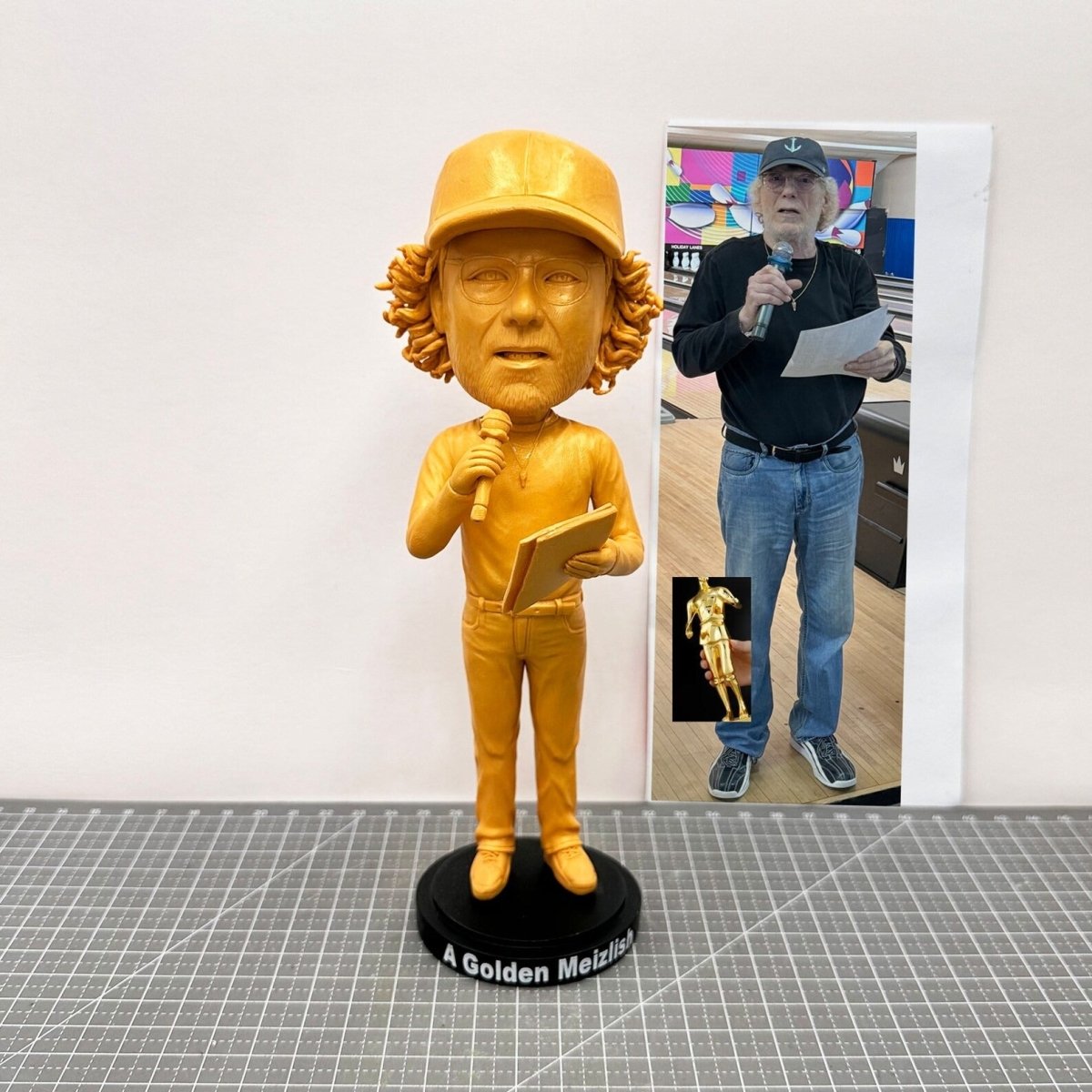 Custom golden bobblehead Oscar statuette