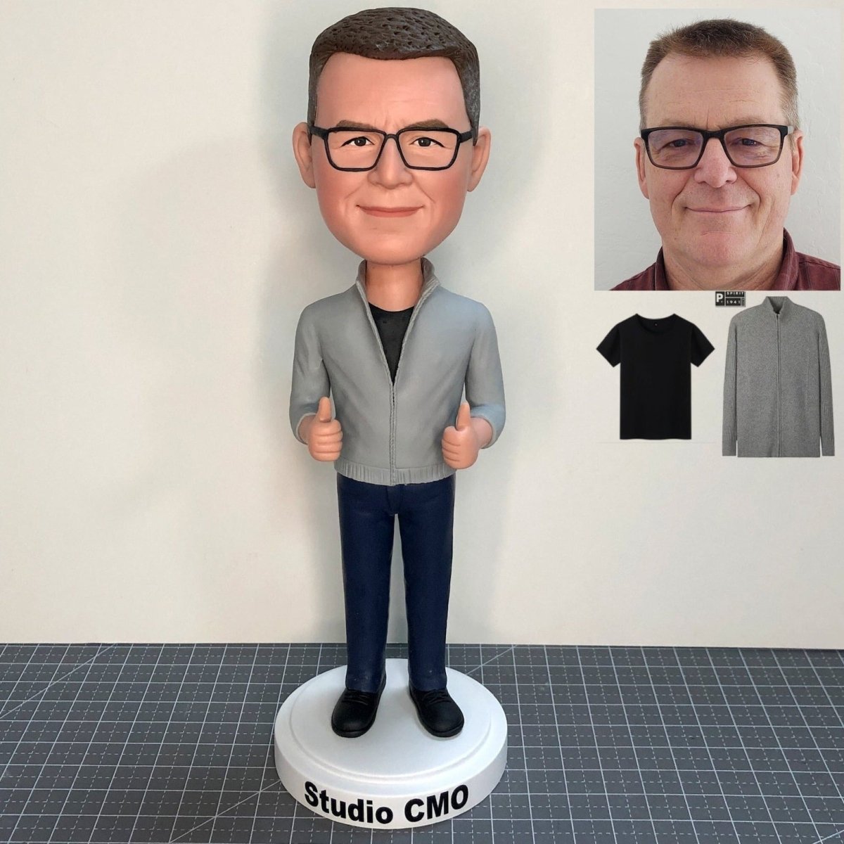 Custom thumbs up bobblehead personalized father figurine
