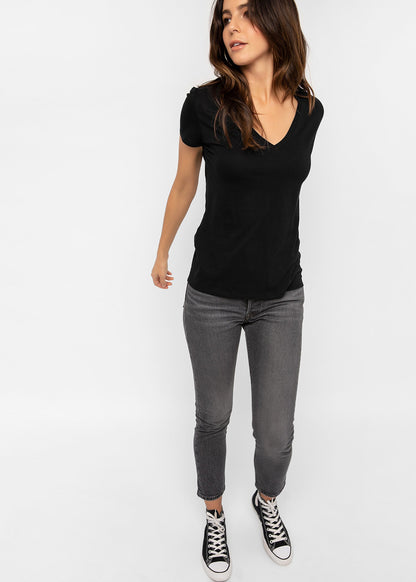 Black | Womens V-neck Tee