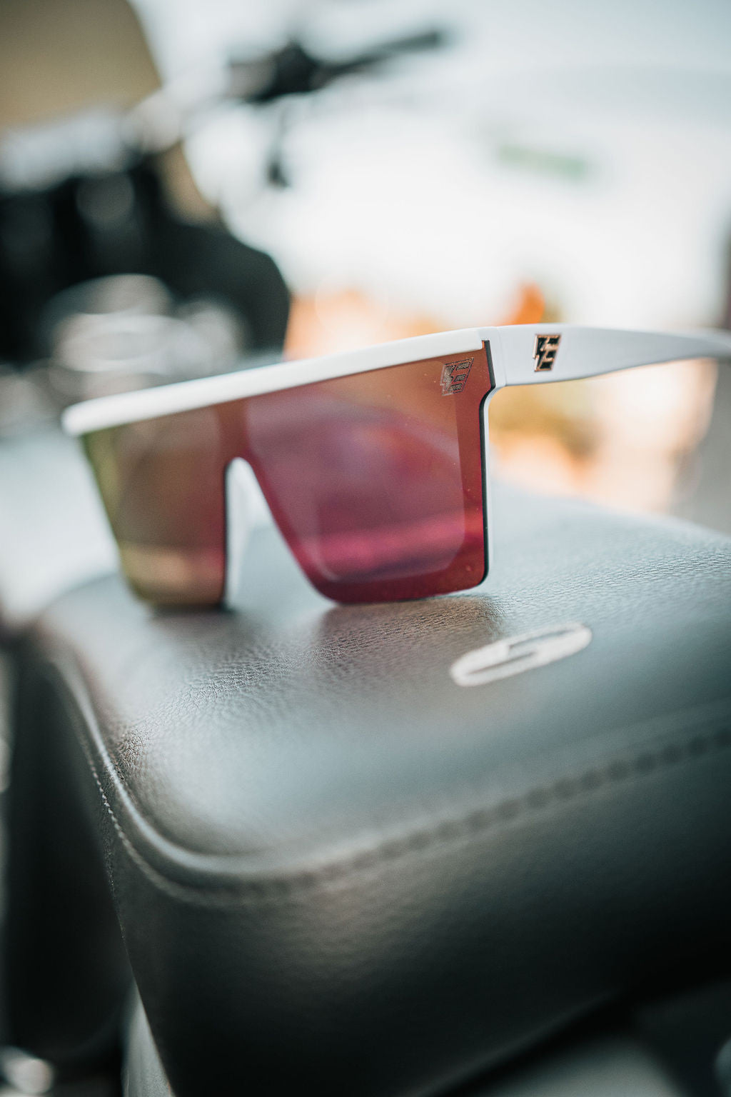 Afterhour White Frame/Spectrum lens