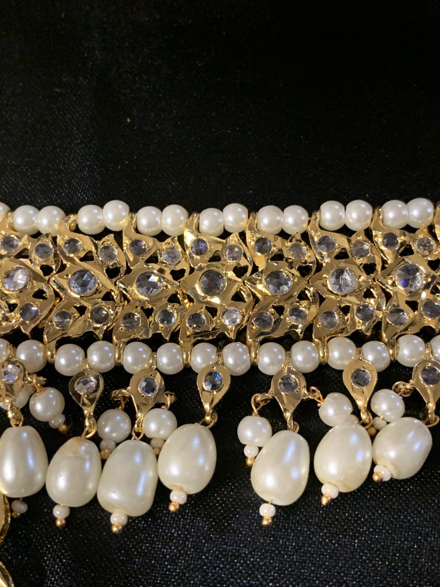 C6 Sahaj choker set in pearls (SHIPS IN 3 WEEKS)