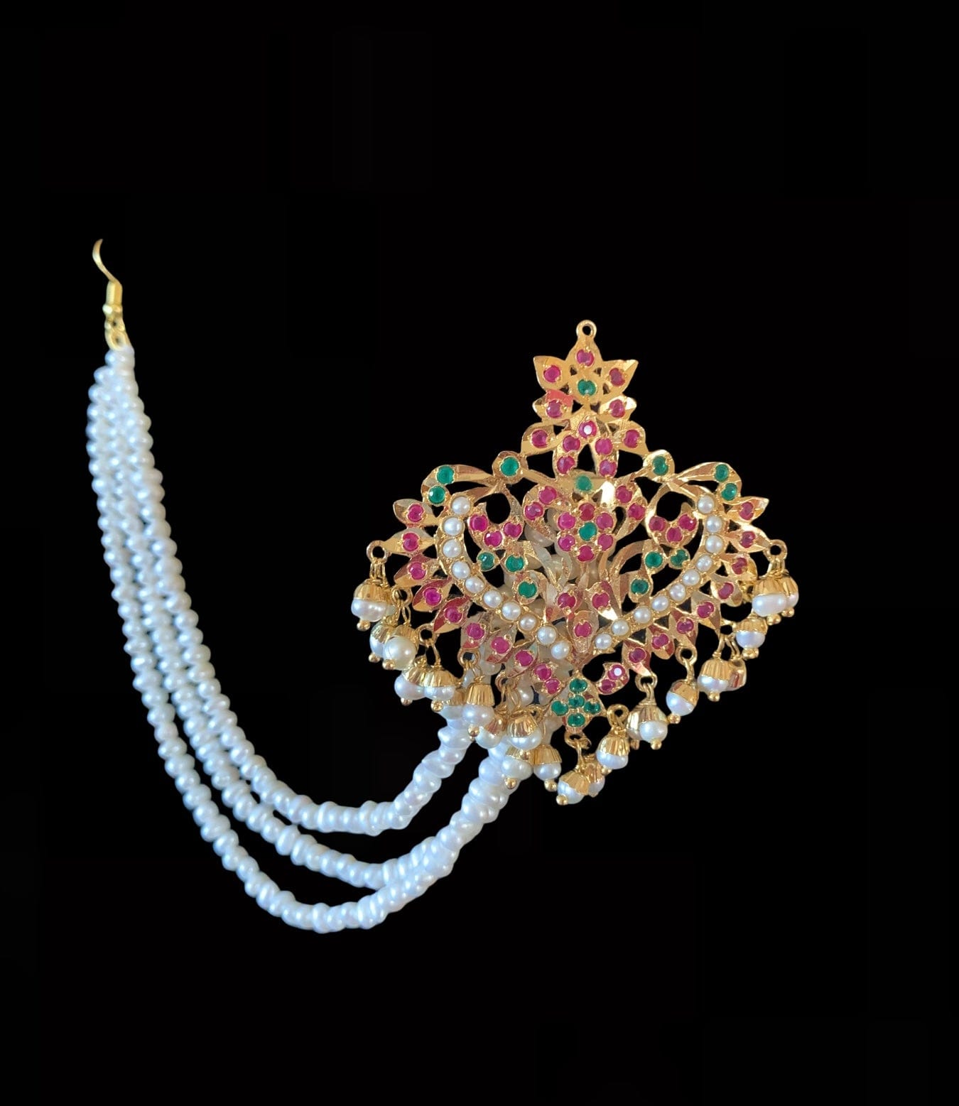DER186 ASMITA earrings in fresh water pearls ( SHIPS IN 4 WEEKS )